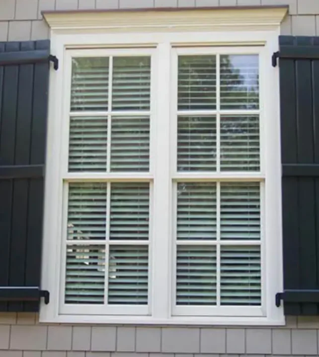 Board and Batten-4 Vertical Boards-3 Battens-Black