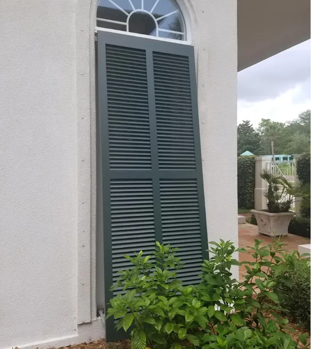 bahama.ext.black.-window3