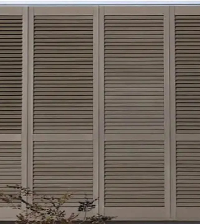 Heavy-Duty-Fixed-Louver---Bahama--2-Sections-Rail-Placement