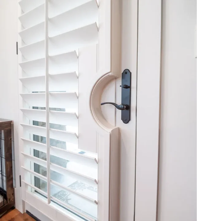 Interior-Movable-Louver-3.5-Louver-No-Center-Rail-Lever-Handle-Cutout-1
