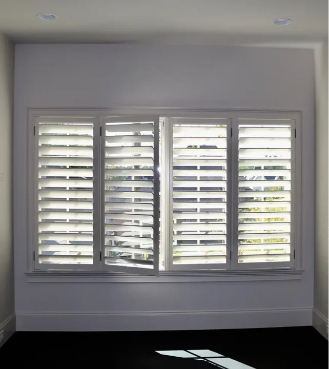 White-Louvered-interior-shutters-(Auburn-East-Lake)10