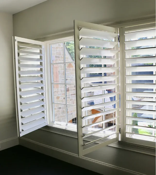 White-Louvered-interior-shutters-(Auburn-East-Lake)12