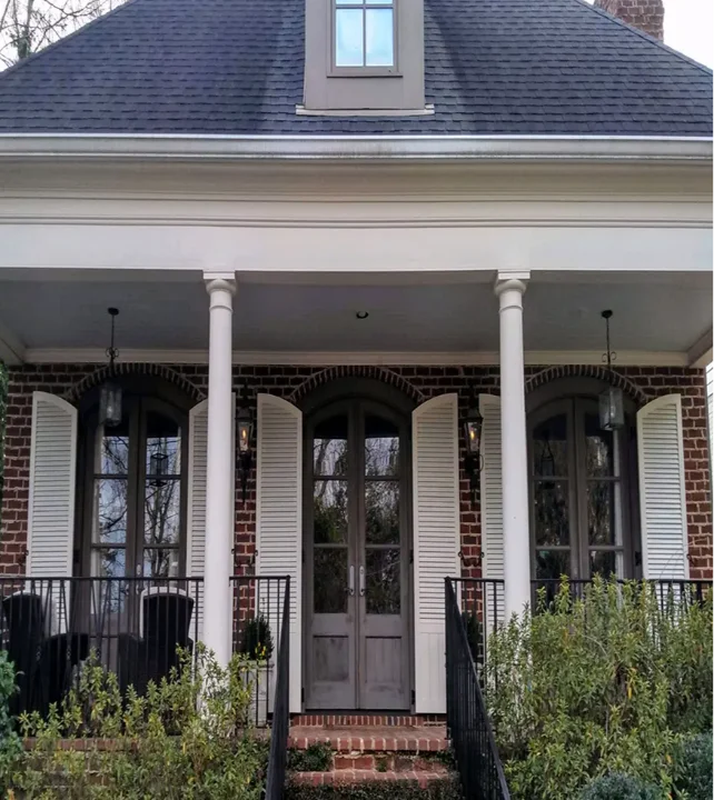 Designline Combination-Louver over Flat Offset Panel-Vgroove-Eyebrow Arch