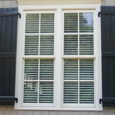 Board and Batten-4 Vertical Boards-3 Battens-Black
