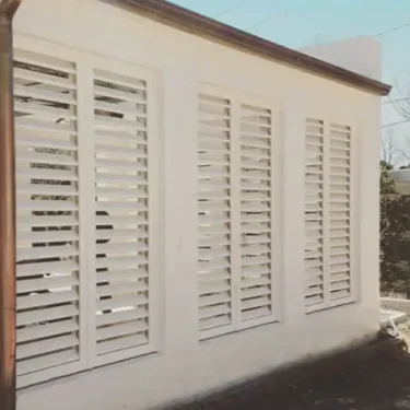 Designline-Fixed-Louver-No-Center-Rail-2.5-Louvers
