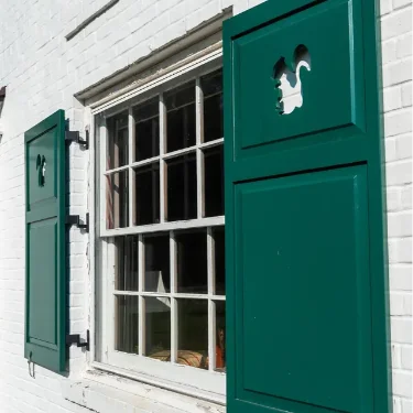 Standard Paneled-2 Sections Cottage-Squirrel Cutout-Green-4