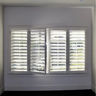 White-Louvered-interior-shutters-(Auburn-East-Lake)10