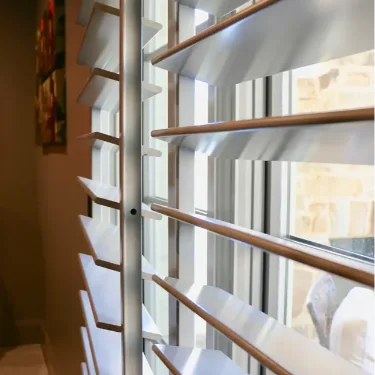 White-Louvered-interior-shutters-(Auburn-East-Lake)17