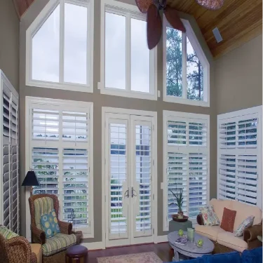 plantation.interior.door.white.livingroom