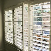 White-Louvered-interior-shutters-(Auburn-East-Lake)-7